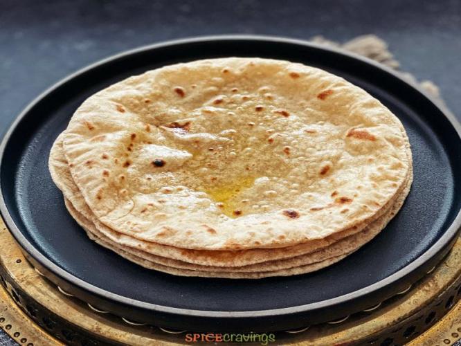गरम चपाती डब्यांत ठेवताच ओली होते ? ५ ट्रिक्स - चपाती ओली न होता राहील मऊ लुसलुशीत...