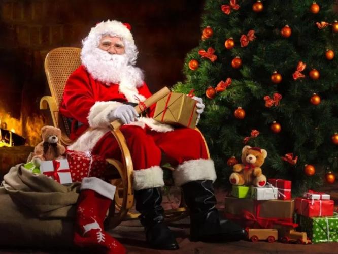 Christmas special gifts: मुलांना द्या ५ हटके गिफ्ट, मुलं खुश आणि आयडिया भन्नाट Christmas special gifts: मुलांना द्या ५ हटके गिफ्ट, मुलं खुश आणि आयडिया भन्नाट