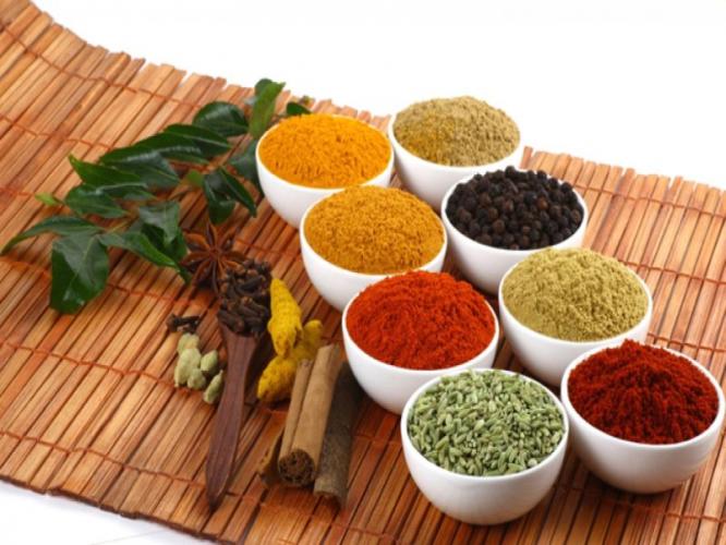 पावसाळी हवेमुळे तिखट-मसाल्यांना जाळं लागतं? ५ टिप्स, वर्षभर डोक्याला टेंशन नाही.. पावसाळी हवेमुळे तिखट-मसाल्यांना जाळं लागतं? ५ टिप्स, वर्षभर डोक्याला टेंशन नाही..
