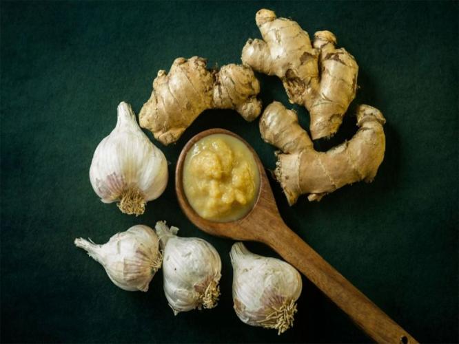 आलं - लसूण पेस्ट महिनाभर राहील फ्रेश! पेस्ट परफेक्ट करण्याच्या ८ टिप्स - खराब न होता टिकेल चांगली... आलं - लसूण पेस्ट महिनाभर राहील फ्रेश! पेस्ट परफेक्ट करण्याच्या ८ टिप्स - खराब न होता टिकेल चांगली...