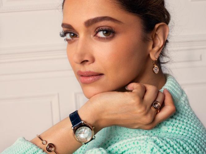 Women's Watch Fashion: महिलांसाठी घड्याळाचे खास कलेक्शन! ५ ट्रेण्डी पर्याय, देतात रॉयल लूक- किंमतही अगदी खिशाला परवडणारी Women's Watch Fashion: महिलांसाठी घड्याळाचे खास कलेक्शन! ५ ट्रेण्डी पर्याय, देतात रॉयल लूक- किंमतही अगदी खिशाला परवडणारी
