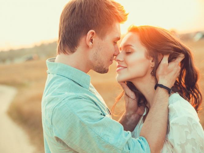 Kiss Day 2023 :किस करण्याचे ८ फायदे! मनावरचा ताण हलका करणारी ‘राेमॅण्टिक’ भाषा Kiss Day 2023 :किस करण्याचे ८ फायदे! मनावरचा ताण हलका करणारी ‘राेमॅण्टिक’ भाषा