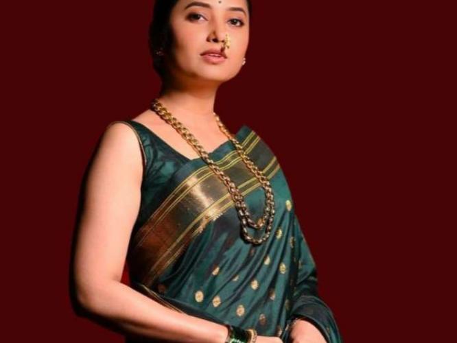 प्राजक्ता माळीचे १० खास ब्लाऊज डिजाइन्स; नवीन पॅटर्न- दिसा बोल्ड-ब्यूटीफुल आणि स्टायलिशही प्राजक्ता माळीचे १० खास ब्लाऊज डिजाइन्स; नवीन पॅटर्न- दिसा बोल्ड-ब्यूटीफुल आणि स्टायलिशही