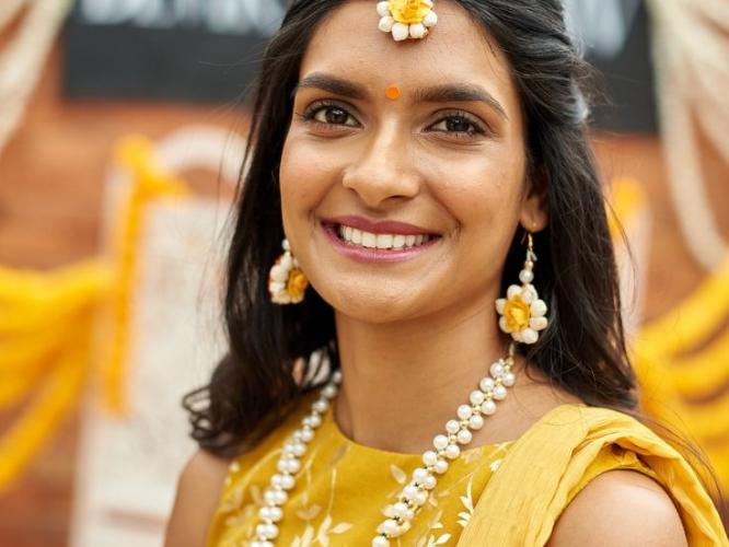 Floral Jewellery For Haldi : लग्नात हळद समारंभासाठी खास फ्लोरल ज्वेलरी; पाहा १० युनिक आयडीया
