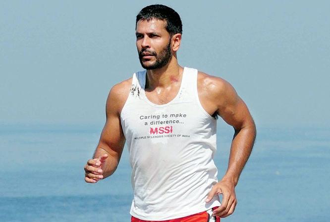 वयाच्या साठीतही मिलिंद सोमण दिसतात हॉट, प्रोटीनसाठी खातात घरी बनवलेला ‘हा’ पदार्थ वयाच्या साठीतही मिलिंद सोमण दिसतात हॉट, प्रोटीनसाठी खातात घरी बनवलेला ‘हा’ पदार्थ