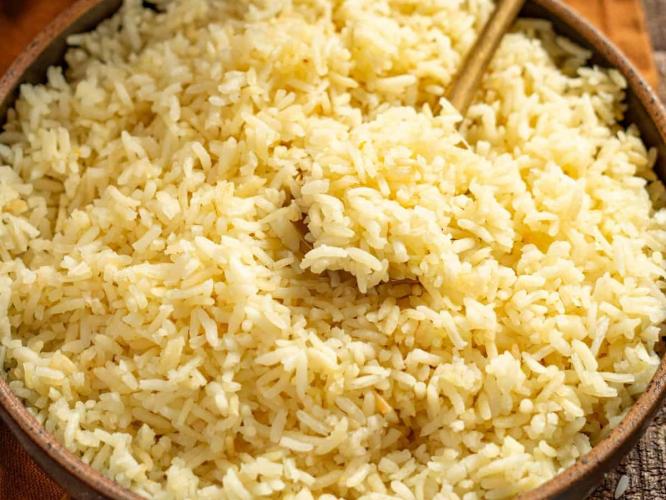 How To Make fluffy Rice : तांदूळ तोच पण भात कधी गचका होतो तर कधी करपतो? ५ टिप्स, परफेक्ट होईल भात How To Make fluffy Rice : तांदूळ तोच पण भात कधी गचका होतो तर कधी करपतो? ५ टिप्स, परफेक्ट होईल भात