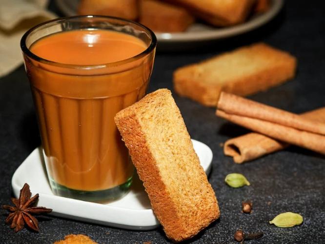 चहासाठी गाईचं दूध चांगलं की म्हशीचं? 5 टिप्स-उत्तम चवीचा फक्कड चहा घरीच बनेल... चहासाठी गाईचं दूध चांगलं की म्हशीचं? 5 टिप्स-उत्तम चवीचा फक्कड चहा घरीच बनेल...
