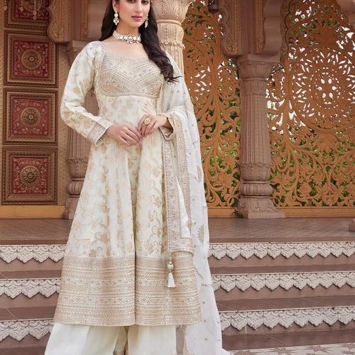 Diwali Shopping : दिवाळीसाठी १००० च्या आत घ्या सुंदर, ट्रेंडींग ड्रेसेस; पाहा कुर्ता सेट्स, शराराचे नवीन पॅटर्न्स