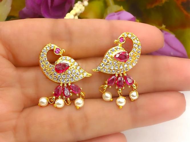 Diwali 2025 : दिवाळीसाठी घ्या मोत्यांचे सुंदर कानातले; ८ नव्या डिजाईन्स, सोन्यालाही लाजवतील अशा डिजाईन्स Diwali 2025 : दिवाळीसाठी घ्या मोत्यांचे सुंदर कानातले; ८ नव्या डिजाईन्स, सोन्यालाही लाजवतील अशा डिजाईन्स