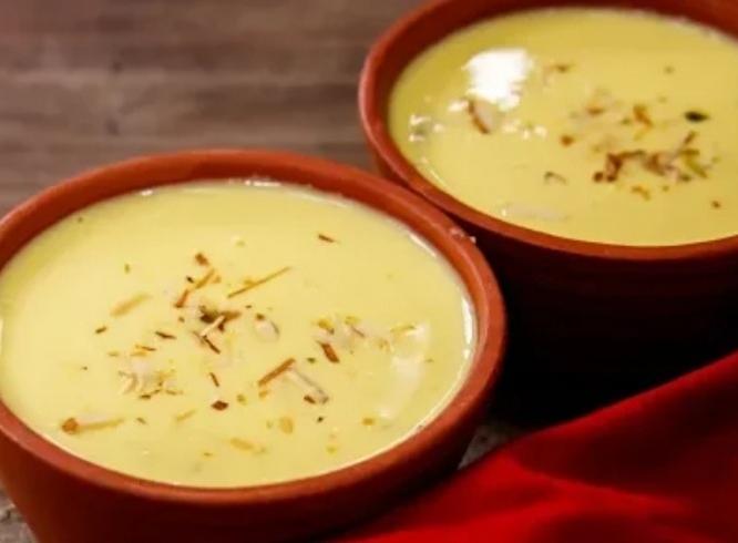 मलाईदार, रबडीसारखी बासुंदी करण्याची खास ट्रिक; जास्त गॅस न वापरता घट्ट होईल बासुंदी मलाईदार, रबडीसारखी बासुंदी करण्याची खास ट्रिक; जास्त गॅस न वापरता घट्ट होईल बासुंदी