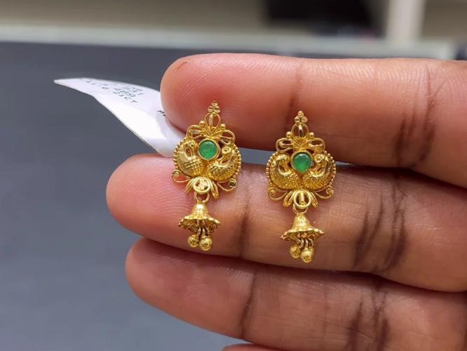 २ ग्रॅम सोन्यात घ्या नाजूक, आकर्षक कानातले; १० लाईटवेट डिजाईन्स, रोज वापरायला उत्तम पर्याय