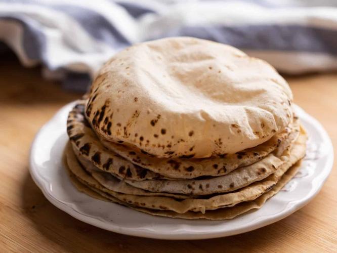 सकाळी चपात्या केल्या की दुपारपर्यंत वातड होतात? ८ टिप्स, २ दिवस राहतील मऊ, लुसलुशीत राहतील