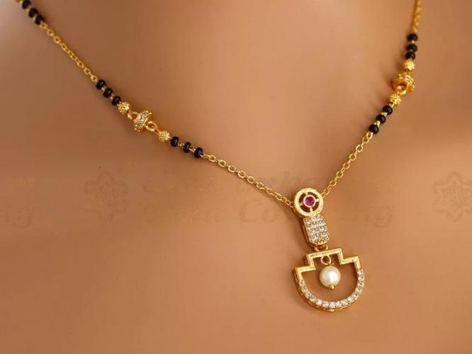 नव्या नवरीसाठी रोज वापरायला घ्या कमी ग्रॅमचे सुंदर मंगळसूत्र; छोट्या मंगळसूत्राचे १० लेटेस्ट डिजाइन्स नव्या नवरीसाठी रोज वापरायला घ्या कमी ग्रॅमचे सुंदर मंगळसूत्र; छोट्या मंगळसूत्राचे १० लेटेस्ट डिजाइन्स