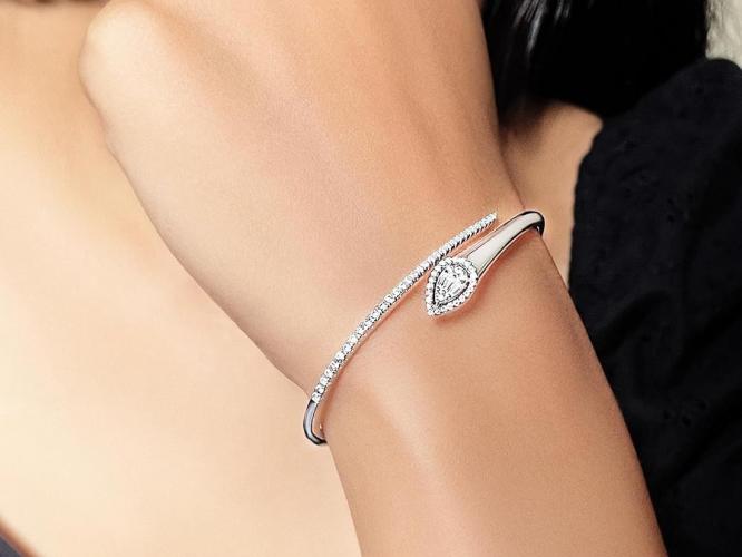 रोज वापरण्यासाठी घ्या चांदीचे कडे; १० सुंदर डिजाईन्स, ऑफिसला-घरात कुठेही घाला, एलिगंट लूक मिळेल