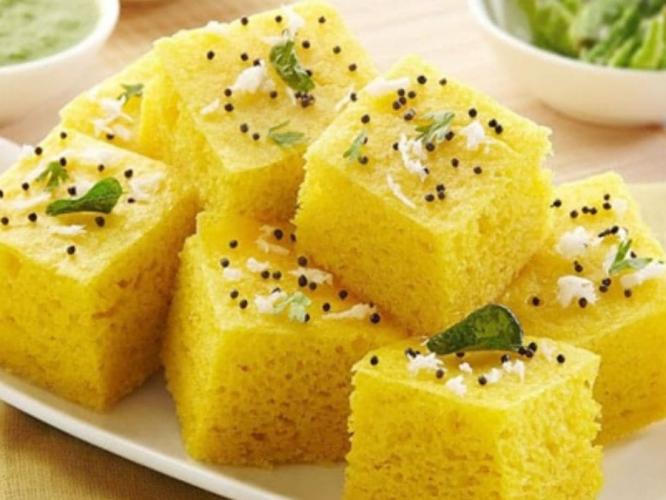 घरी केलेला ढोकळा फसतो-फुलतच नाही; ८ टिप्स, करा विकतसारखा मऊ जाळीदार ढोकळा घरी केलेला ढोकळा फसतो-फुलतच नाही; ८ टिप्स, करा विकतसारखा मऊ जाळीदार ढोकळा