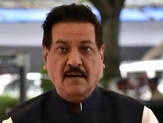 take loan of Rs 21 lakh crore, but increase the economy - Pritviraj Chavan | २१ लाख कोटींचे कर्ज काढा, पण अर्थव्यवस्थेत वाढ करा - चव्हाण take loan of Rs 21 lakh crore, but increase the economy - Pritviraj Chavan | २१ लाख कोटींचे कर्ज काढा, पण अर्थव्यवस्थेत वाढ करा - चव्हाण