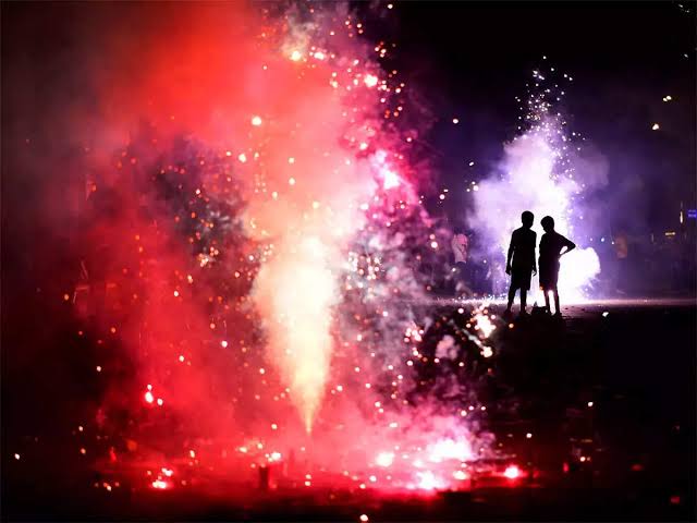 Big News : Ban on sale and playing of firecrackers till November 30; Order of the National Green Tribunal | मोठी बातमी : येत्या ३० नोव्हेंबरपर्यंत फटाक्यांची विक्री आणि वाजविण्यास बंदी; राष्ट्रीय हरित न्यायाधिकरणाचे आदेश Big News : Ban on sale and playing of firecrackers till November 30; Order of the National Green Tribunal | मोठी बातमी : येत्या ३० नोव्हेंबरपर्यंत फटाक्यांची विक्री आणि वाजविण्यास बंदी; राष्ट्रीय हरित न्यायाधिकरणाचे आदेश