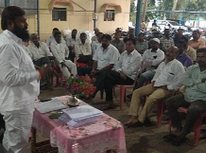 Village help center for rainstorms | अतिवृष्टीग्रस्तांसाठी गावागावात मदत केंद्र Village help center for rainstorms | अतिवृष्टीग्रस्तांसाठी गावागावात मदत केंद्र