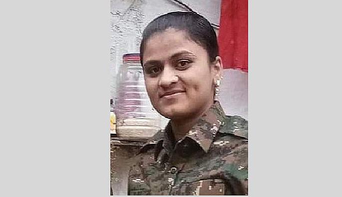 woman police suicide case in gadchiroli takes new turn during investigation | महिला पाेलीस आत्महत्या प्रकरण : 'ते' दोघे वर्षभरापासून राहत होते 'लिव्ह इन'मध्ये woman police suicide case in gadchiroli takes new turn during investigation | महिला पाेलीस आत्महत्या प्रकरण : 'ते' दोघे वर्षभरापासून राहत होते 'लिव्ह इन'मध्ये