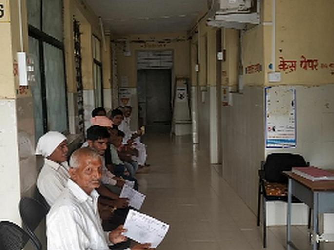  Health care fizz at the primary health center in Kapane | कापडणे येथील प्राथमिक आरोग्य केंद्रात आरोग्य सेवेचा फज्जा