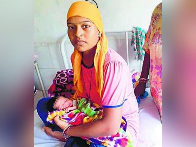 The name of the village named 'flood baby' is the name of the child born in the village of jalandhar flood. | महापूराच्या पाण्यात अडकलं गाव, जन्मलेल्या मुलाचं आई-वडिलांनी ठेवलं 'हे' नाव The name of the village named 'flood baby' is the name of the child born in the village of jalandhar flood. | महापूराच्या पाण्यात अडकलं गाव, जन्मलेल्या मुलाचं आई-वडिलांनी ठेवलं 'हे' नाव