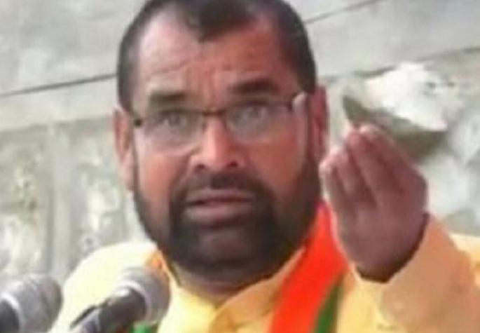 The leader in the Mahavikas Aghadi government is the clown in the circus: Sadabhau Khot | महाविकास आघाडी सरकारमधील नेते म्हणजे सर्कसमधील विदूषक: सदाभाऊ खोत The leader in the Mahavikas Aghadi government is the clown in the circus: Sadabhau Khot | महाविकास आघाडी सरकारमधील नेते म्हणजे सर्कसमधील विदूषक: सदाभाऊ खोत