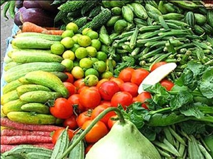 Freezing of fruit; Survive Quotes | फळभाज्यांची आवक स्थिर; बाजारभाव टिकून  Freezing of fruit; Survive Quotes | फळभाज्यांची आवक स्थिर; बाजारभाव टिकून