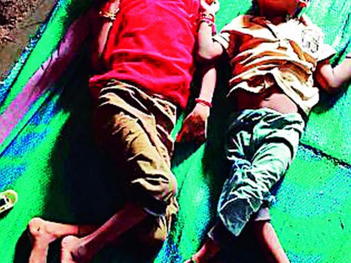 Lost, lost legs, lost limbs, strange illness to three members of the same family | वाचा गेली, पाय गेले, हात पडले लुळी, एकाच कुटुंबातील तिघांना विचित्र आजार Lost, lost legs, lost limbs, strange illness to three members of the same family | वाचा गेली, पाय गेले, हात पडले लुळी, एकाच कुटुंबातील तिघांना विचित्र आजार