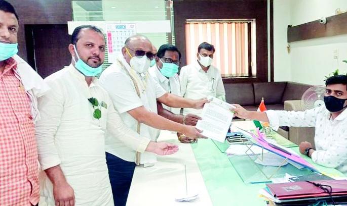 National highway narrowed by 12 meters | राष्ट्रीय महामार्ग केला १२ मीटरने अरुंद National highway narrowed by 12 meters | राष्ट्रीय महामार्ग केला १२ मीटरने अरुंद