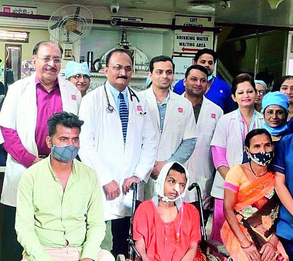 A pregnant woman who went into a coma due to an accident gave birth first to Kelly, then to brain surgery | अपघातामुळे कोमात गेलेल्या गरोदर महिलेची केली आधी प्रसूती, नंतर मेंदूवर शस्त्रक्रिया