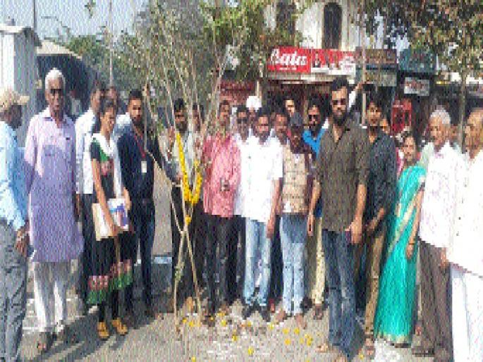 Gandhinagar of Jan Jogyogi in Ambajogai | अंबाजोगाईत जनसहयोगची गांधीगिरी