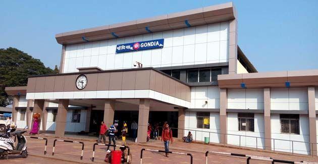 Manufacturing of pesticide from waste food; Projects at Gondia Railway Station | टाकाऊ अन्नापासून खतनिर्मिती; गोंदिया रेल्वे स्थानकावर प्रकल्प Manufacturing of pesticide from waste food; Projects at Gondia Railway Station | टाकाऊ अन्नापासून खतनिर्मिती; गोंदिया रेल्वे स्थानकावर प्रकल्प