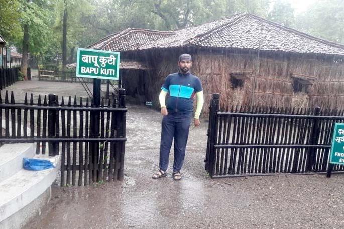 cycles expedition for mother tongue promotion | मातृभाषेच्या संवर्धनाकरिता सायकलने देशभ्रमंती cycles expedition for mother tongue promotion | मातृभाषेच्या संवर्धनाकरिता सायकलने देशभ्रमंती