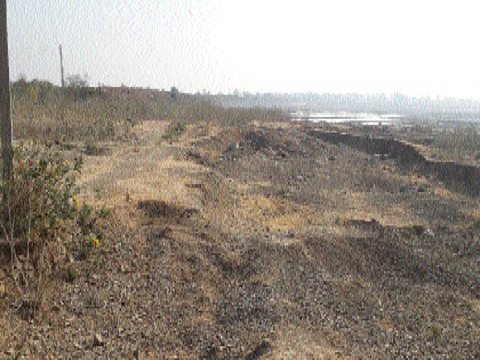 After 72 years, the case got to the bottom of the lake | ७२ वर्षांनंतर मामला तलावाने तळ गाठला After 72 years, the case got to the bottom of the lake | ७२ वर्षांनंतर मामला तलावाने तळ गाठला