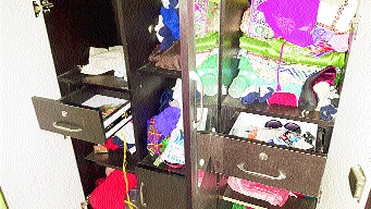 In Aurangabad, two houses have been destroyed by 36 tola gold | औरंगाबादमध्ये दोन घरफोड्यांत ३६ तोळे सोने पळविले In Aurangabad, two houses have been destroyed by 36 tola gold | औरंगाबादमध्ये दोन घरफोड्यांत ३६ तोळे सोने पळविले