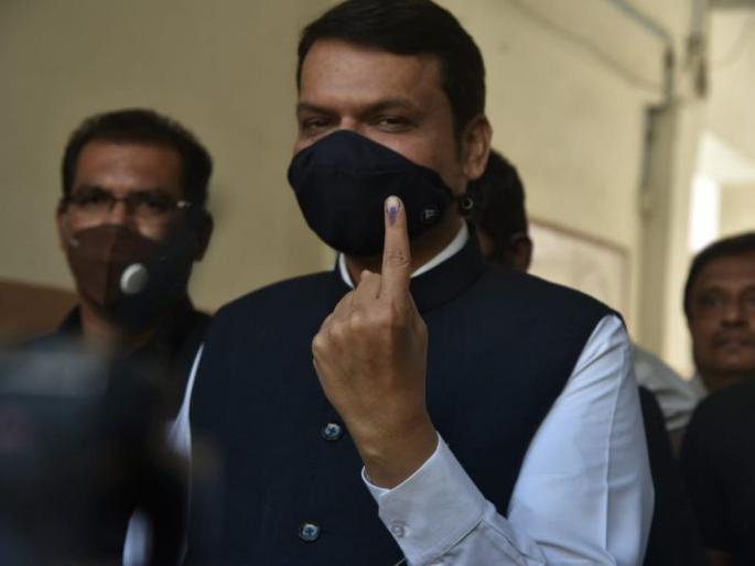 Leader of Opposition in the Assembly Devendra Fadnavis exercised his right to vote | विधानसभेतील विरोधी पक्षनेते देवेंद्र फडणवीस यांनी बजावला मतदानाचा हक्क Leader of Opposition in the Assembly Devendra Fadnavis exercised his right to vote | विधानसभेतील विरोधी पक्षनेते देवेंद्र फडणवीस यांनी बजावला मतदानाचा हक्क