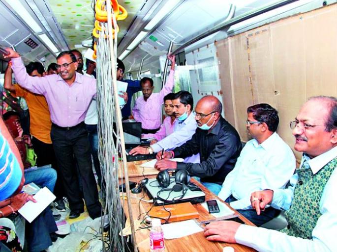 'Nagpur Metro' runs 90 kilometers per hour | ताशी ९० कि.मी. वेगाने धावली ‘नागपूर मेट्रो’ 'Nagpur Metro' runs 90 kilometers per hour | ताशी ९० कि.मी. वेगाने धावली ‘नागपूर मेट्रो’