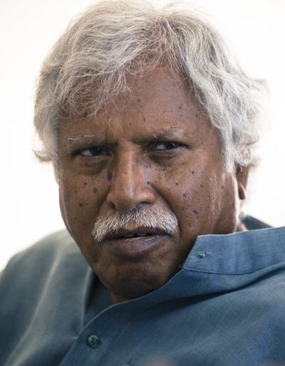 Advani, Joshi' ignored,because not to become Father figure | ‘फादर फिगर’ ठरू नये म्हणून अडवाणी, जोशींचा पत्ता साफ Advani, Joshi' ignored,because not to become Father figure | ‘फादर फिगर’ ठरू नये म्हणून अडवाणी, जोशींचा पत्ता साफ