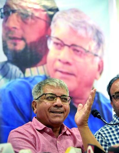 Pulwama attack: Sarasanghachalak should explained | पुलवामा हल्ला : सरसंघचालकांनी खुलासा करावा