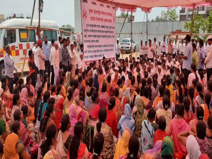 We don't want to give land to the airport project; Farmers' protest on third day of hunger strike | आम्हाला विमानतळ प्रकल्पाला जमीन द्यायचीच नाही; उपोषणाच्या तिसऱ्या दिवशी शेतकऱ्यांचा एल्गार 