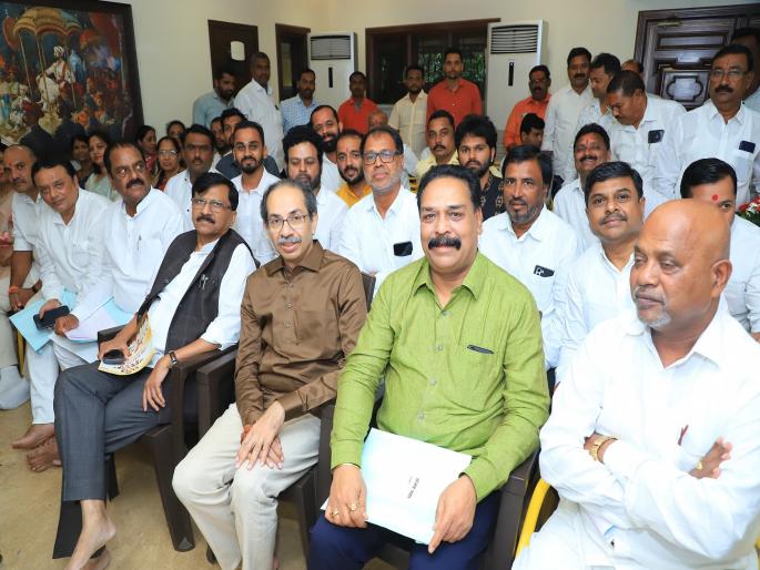 Uddhav Sena will take out a Dindi from Chandgad to Shirol with the slogan No Shaktipeeth waive off loans | ‘शक्तिपीठ नको, कर्ज माफी करा’; उद्धवसेना चंदगड ते शिरोळ दिंडी काढणार; मुंबईत उद्धव ठाकरे यांनी घेतला आढावा Uddhav Sena will take out a Dindi from Chandgad to Shirol with the slogan No Shaktipeeth waive off loans | ‘शक्तिपीठ नको, कर्ज माफी करा’; उद्धवसेना चंदगड ते शिरोळ दिंडी काढणार; मुंबईत उद्धव ठाकरे यांनी घेतला आढावा