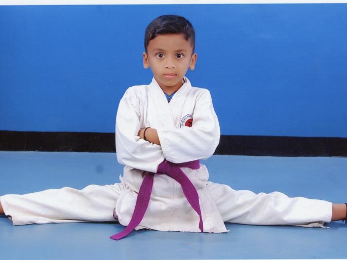 Kolhapur: Veer to be held on Friday in the 12th Streaking World Record of India | कोल्हापूर : शुक्रवारी ‘वीर’ करणार बारा तास स्ट्रेचिंग वर्ल्ड रेकॉर्ड आॅफ इंडियात होणार नोंद Kolhapur: Veer to be held on Friday in the 12th Streaking World Record of India | कोल्हापूर : शुक्रवारी ‘वीर’ करणार बारा तास स्ट्रेचिंग वर्ल्ड रेकॉर्ड आॅफ इंडियात होणार नोंद