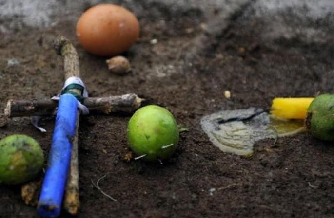 Exploitation of a young woman by slapping her saying 'I can rain notes on you' | 'तुझ्यावर नोटांचा पाऊस पाडू शकतो' अशी थाप मारून तरुणीचे शोषण Exploitation of a young woman by slapping her saying 'I can rain notes on you' | 'तुझ्यावर नोटांचा पाऊस पाडू शकतो' अशी थाप मारून तरुणीचे शोषण