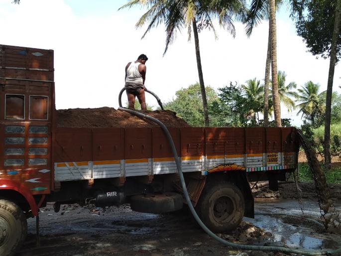 Action against both illegal sand smugglers | अवैध वाळू वाहतूक करणाऱ्या दोघांवर कारवाई