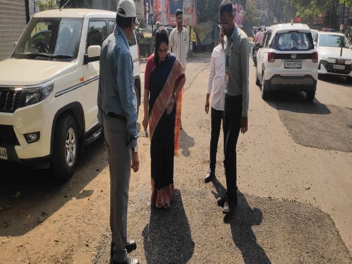 Order to stop payment of substandard road work, Administrator K. Manjulakshmi inspected | Kolhapur: निकृष्ट रस्त्याच्या कामाचे बिल थांबविण्याचे आदेश, प्रशासक के. मंजुलक्ष्मी यांनी केली पाहणी 