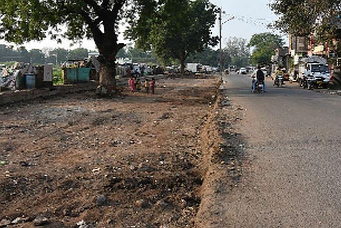 Municipal development works slowed down | मनपाच्या विकास कामांचा वेग मंदावला Municipal development works slowed down | मनपाच्या विकास कामांचा वेग मंदावला