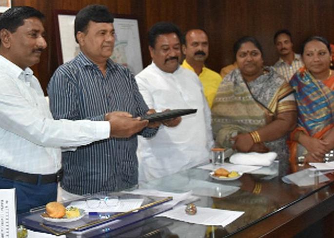 Payments can now be made through the mobile app | मोबाईल अॅपद्वारे भरता येणार आता धुळेकरांना कर Payments can now be made through the mobile app | मोबाईल अॅपद्वारे भरता येणार आता धुळेकरांना कर