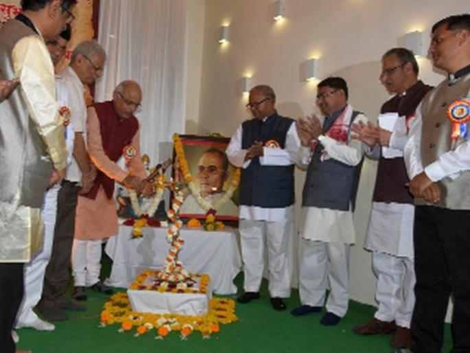 The need for Savarkar's views in the country | देशाला सावरकरांच्या विचारांची गरज The need for Savarkar's views in the country | देशाला सावरकरांच्या विचारांची गरज