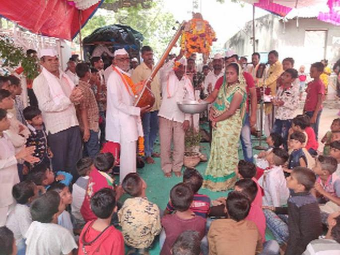Dahhandi calls it a weekly | ढंढाणेला दहिहंडीने सप्ताहाची सांगता Dahhandi calls it a weekly | ढंढाणेला दहिहंडीने सप्ताहाची सांगता