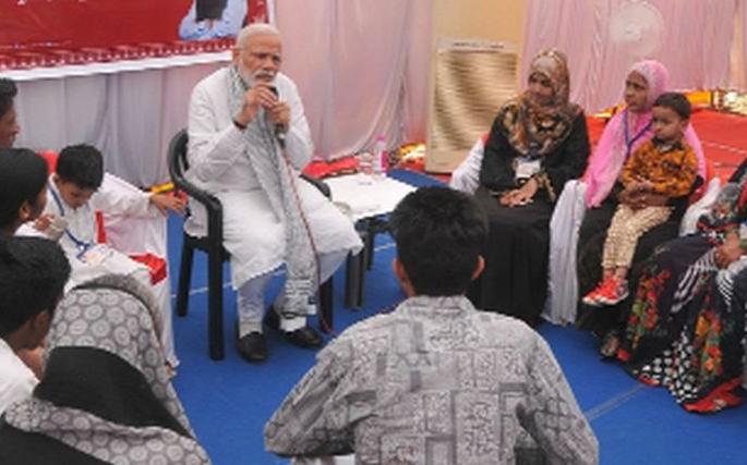 Interaction with patients and relatives | रुग्ण व नातेवाईकांशी साधला संवाद